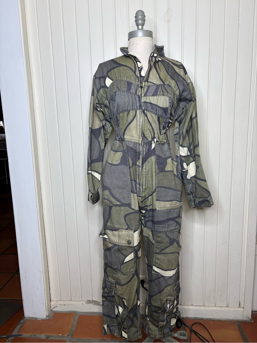 FARM Rio Camouflage Utility Jumpsuit Green Black Cargo Zip Front Womens Small
